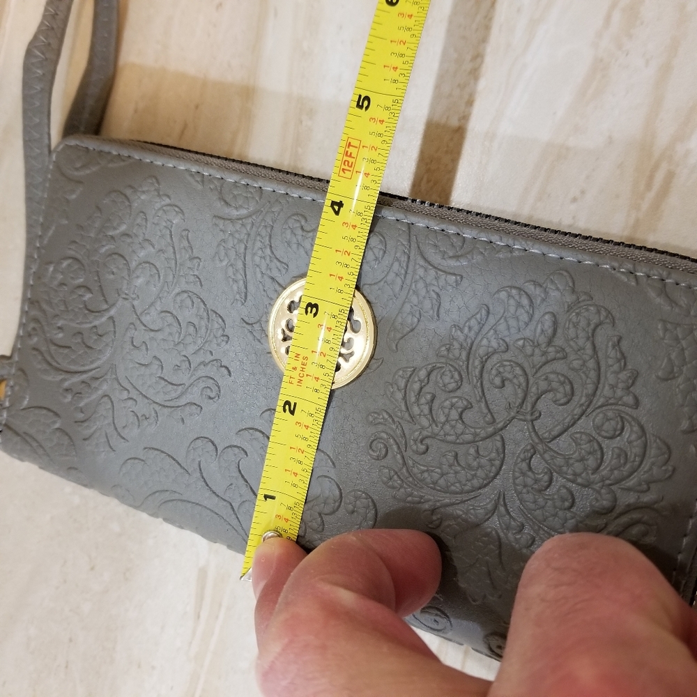 NWOT - Gray Textured Wristlet - Picture 11 of 11